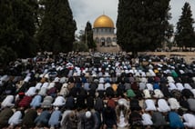 İsrail Mescid-i Aksa'yı Cuma namazına kapattı