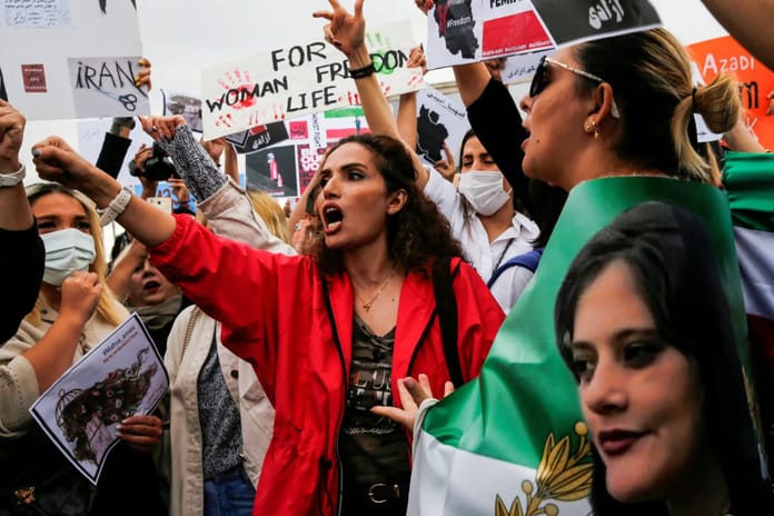 İran’da kampüsler boşaltılıyor: Üniversitelerde uzaktan eğitim dönemi başladı