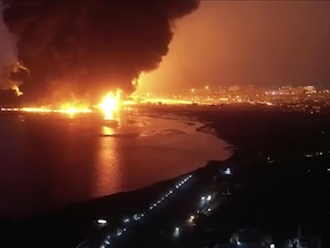 İsrail Hudeyde Limanı'nı vurdu