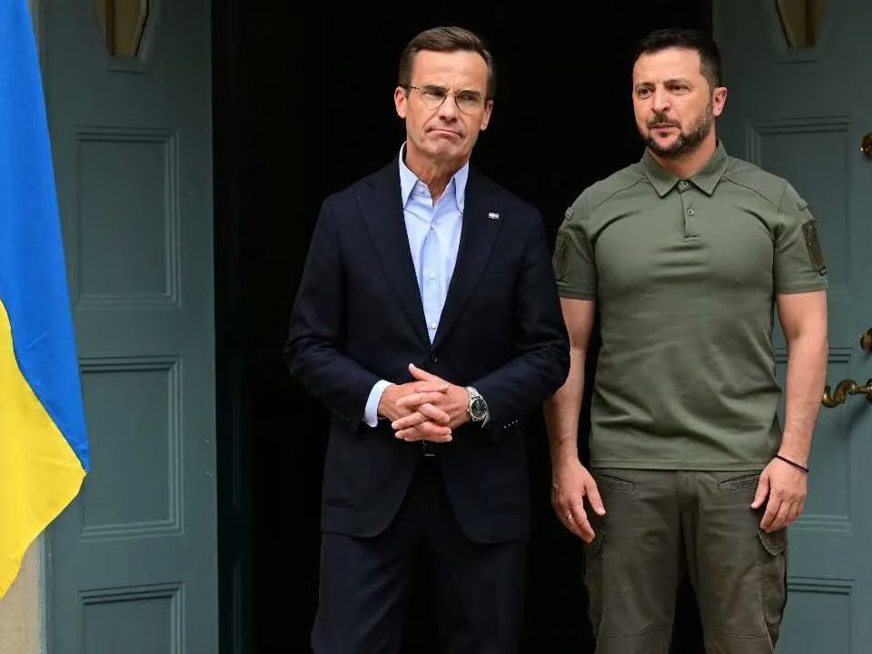 Zelensky Pursues Jet Deal as Strikes Hit Kyiv