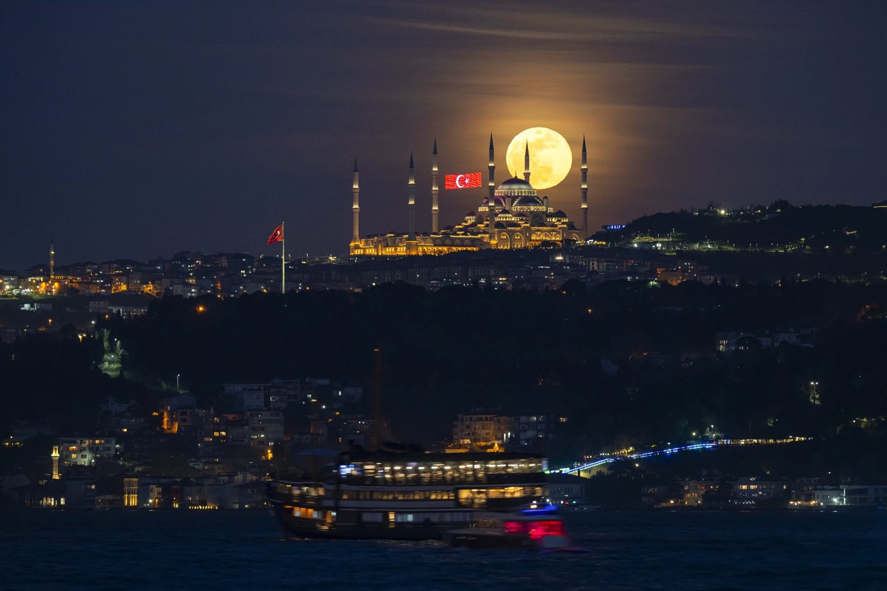 İstanbul'da dolunay - AA