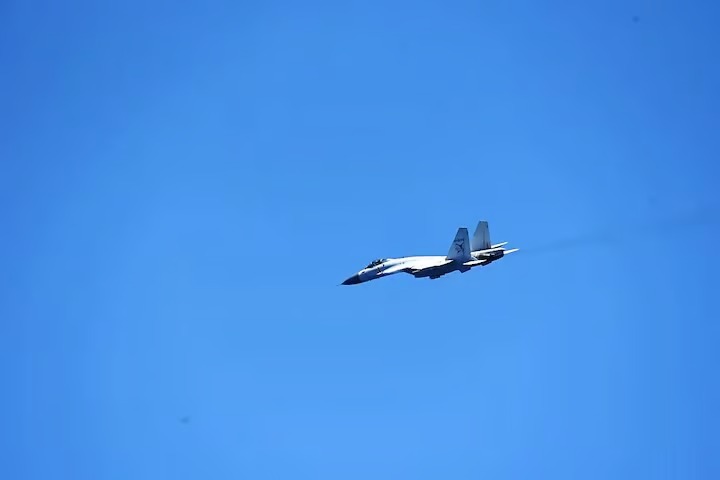 Chinese Jets Shadow Japanese Patrol Planes