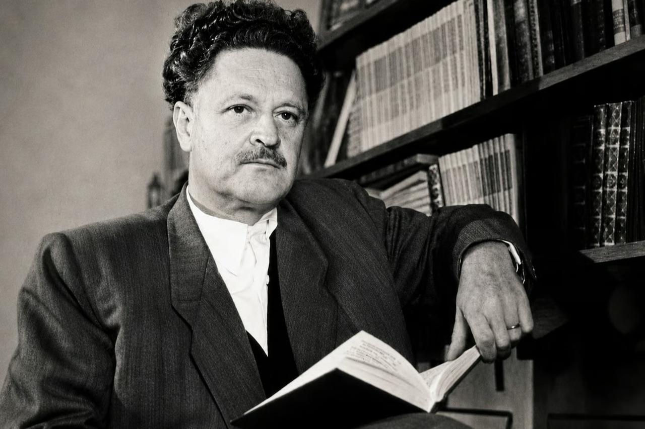 Memleket hasretiyle geçen bir ömür: Nazım Hikmet
