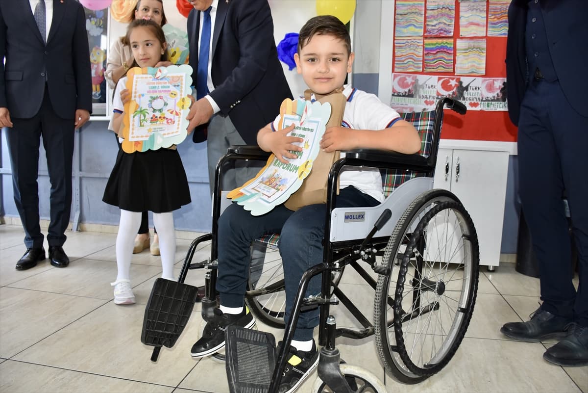 Öğrencilerin karne heyecanı