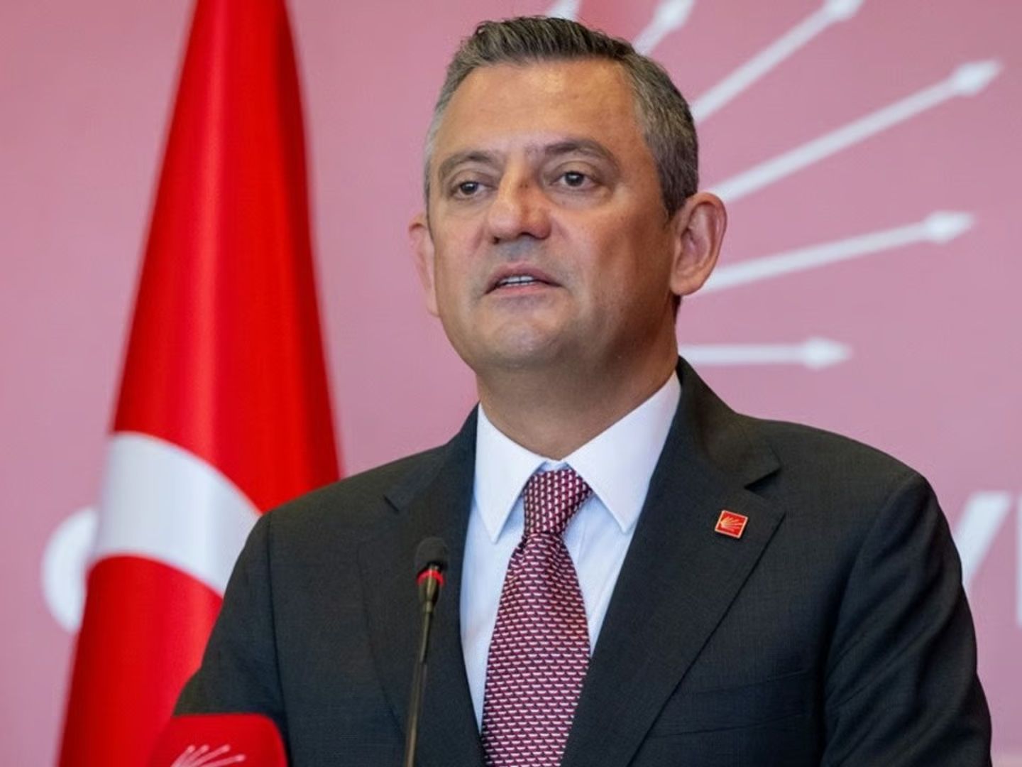 CHP Lideri Özgür Özel PKK'nın silah bırakmasıyla ilgili açıklama yaptı: Partimiz barışın yanındadır