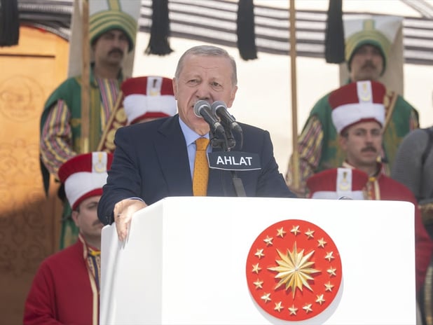 Cumhurbaşkanı Erdoğan Malazgirt Zaferi etkinliklerinde: Birlik ve kardeşlik vurgusu