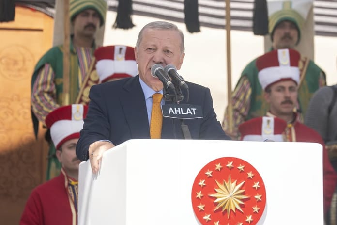 Cumhurbaşkanı Erdoğan Malazgirt Zaferi etkinliklerinde: Birlik ve kardeşlik vurgusu