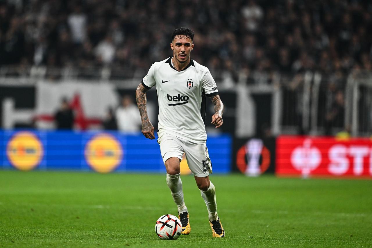 Emirhan Topçu Beşiktaş'taki kenetlenmeyi anlattı