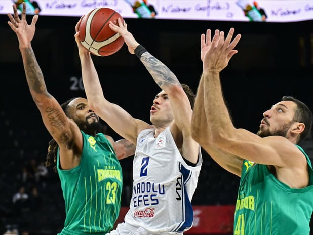 Basketbol Süper Ligi'nde yeni sezon başladı: Anadolu Efes, Esenler Erokspor'u mağlup etti