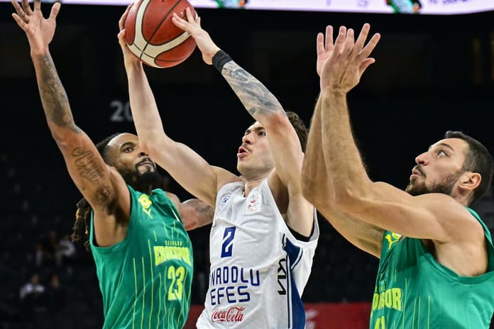 Basketbol Süper Ligi'nde yeni sezon başladı: Anadolu Efes, Esenler Erokspor'u mağlup etti