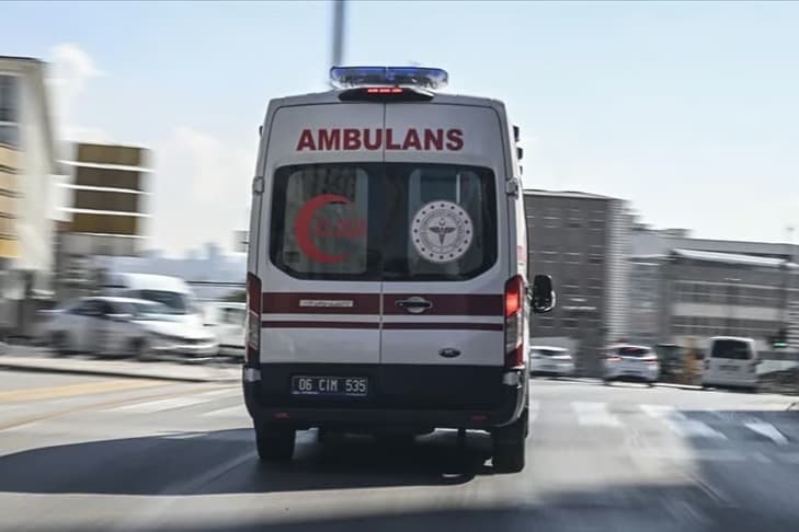 Beşiktaş İskelesi önünde bıçaklı kavga!
