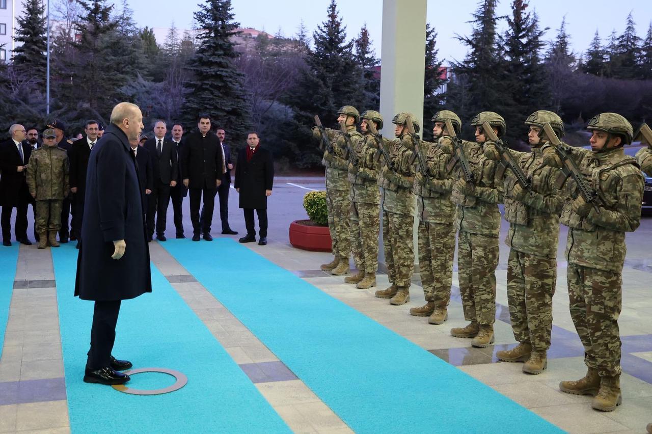 Cumhurbaşkanı Erdoğan Mehmetçik ile buluştu