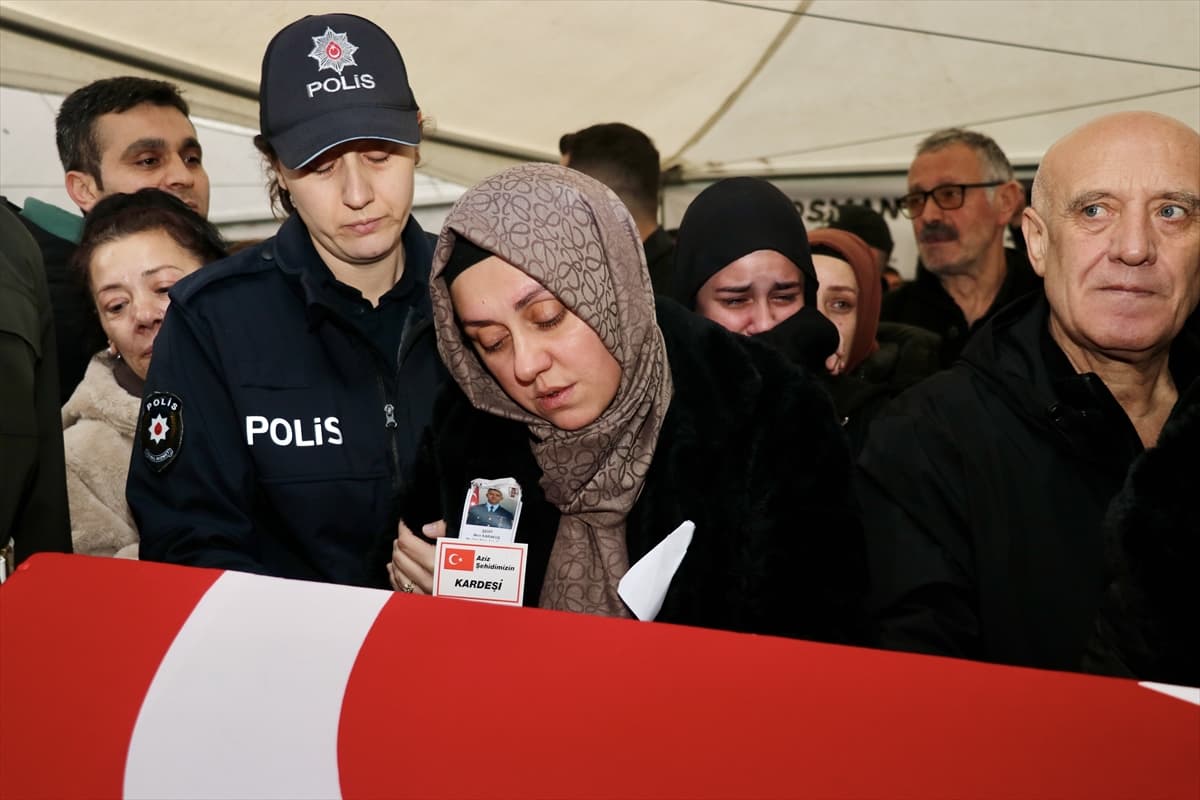 Türkiye için en acı günlerden biri: Şehitler son yolculuğuna uğurlandı