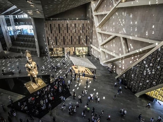 Dünyanın en büyük arkeoloji müzesi ziyaretçilerini ağırlamaya başladı