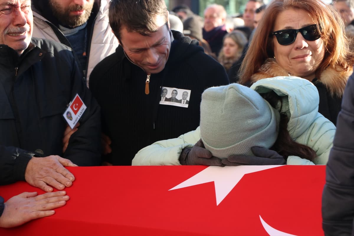 Türkiye şehitlerine ağlıyor: Yalova’da tören düzenlendi 