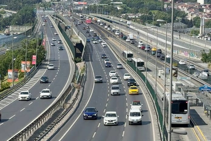 Bayramda 3 günde 2 bin kaza: 26 kişi hayatını kaybetti