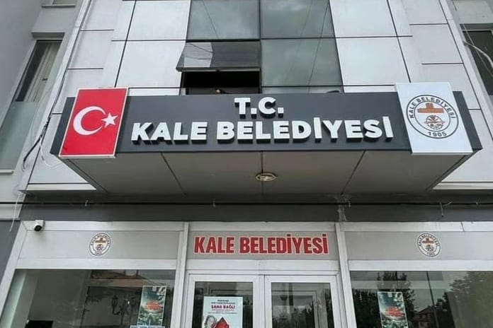 Denizli Belediye Başkanı'ndan zabıtalara şiddet iddiası