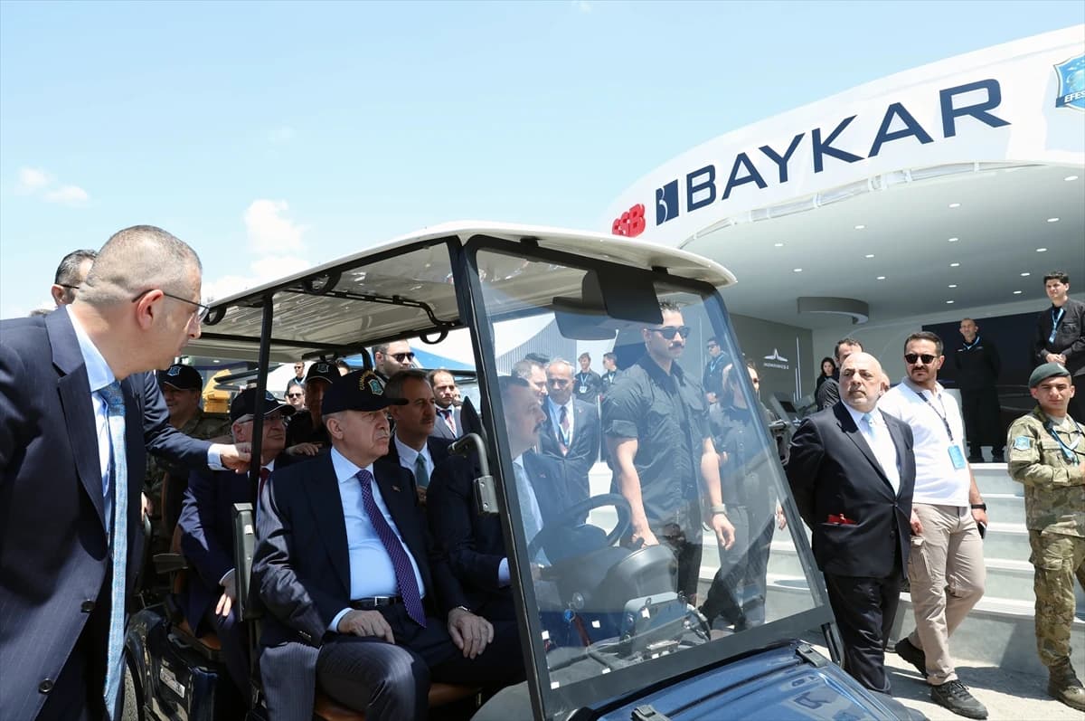 Cumhurbaşkanı Erdoğan Efes-2026 Tatbikatı kapsamındaki dev sergiyi inceledi