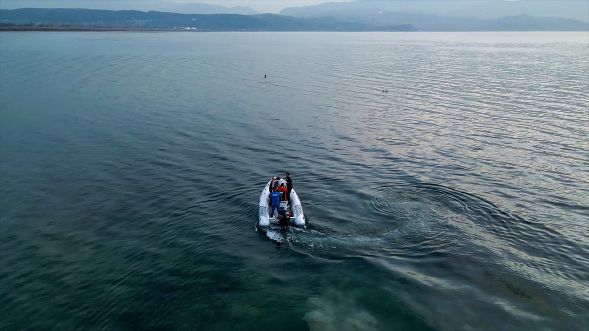 Sapanca Gölü’ndeki kabarcıklar su kalitesini etkilemiyor: Doğal hava çıkışı olduğu tespit edildi