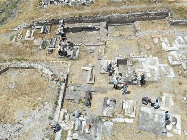Ani Ören Yeri'nde 6 farklı noktada kazı çalışması başlatıldı