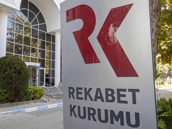 Rekabet Kurulu yükümlülüklerine aykırı davranan Google'a 355,1 milyon lira ceza