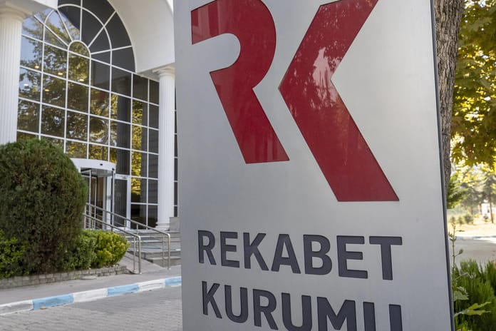 Rekabet Kurulu yükümlülüklerine aykırı davranan Google'a 355,1 milyon lira ceza