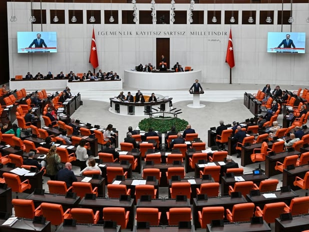 Ekonomiye ilişkin kanun teklifi TBMM'de kabul edildi:  ÖTV zammı, vergide ve ticarette düzenleme