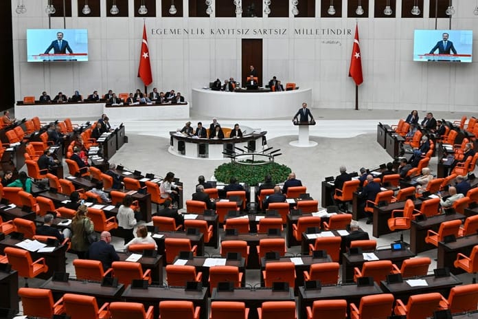 Ekonomiye ilişkin kanun teklifi TBMM'de kabul edildi:  ÖTV zammı, vergide ve ticarette düzenleme