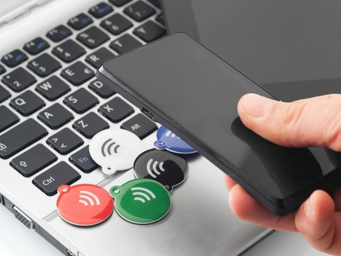 Kalabalık yerlerde cüzdanınıza dikkat edin! Dolandırıcılar POS cihazını bıraktı, telefonla hırsızlık dönemi başladı