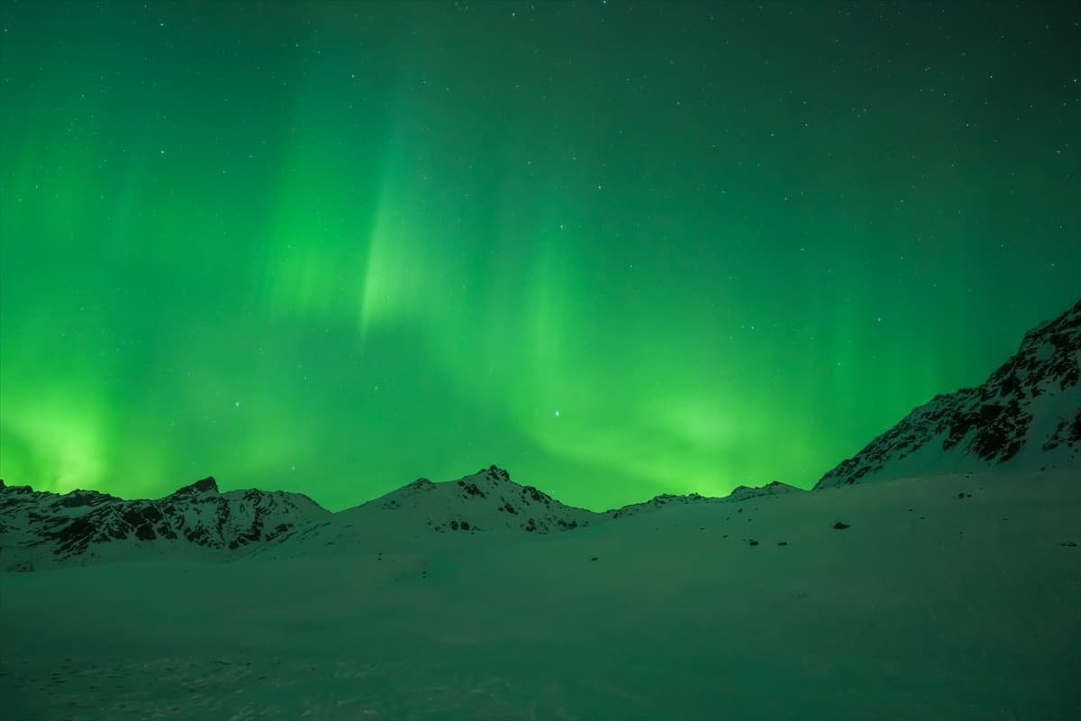 Alaska semalarında görsel şölen: Kuzey Işıkları görüntülendi