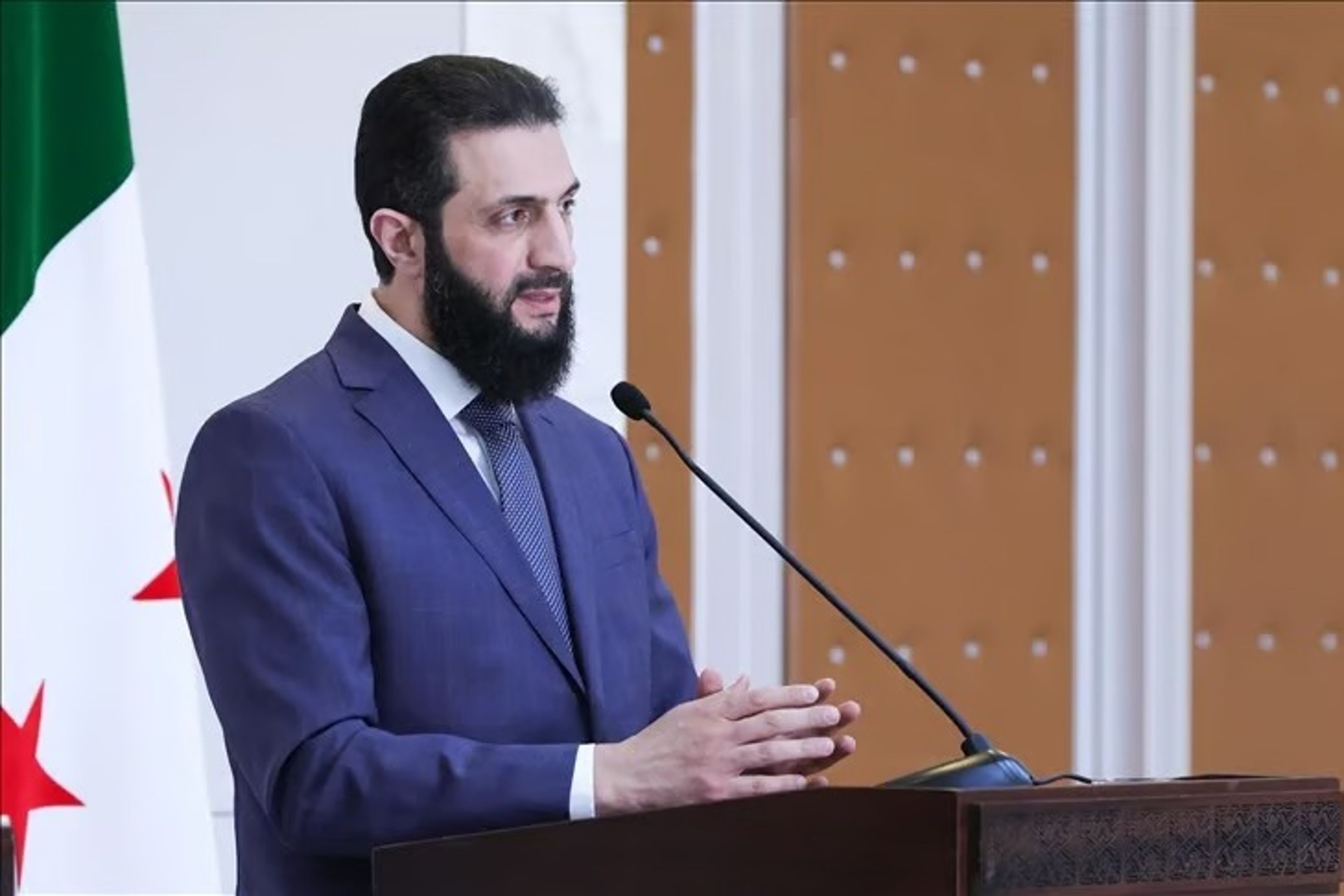 Şara Suriye'nin Lübnan'a müdahale edeceği iddialarını reddetti