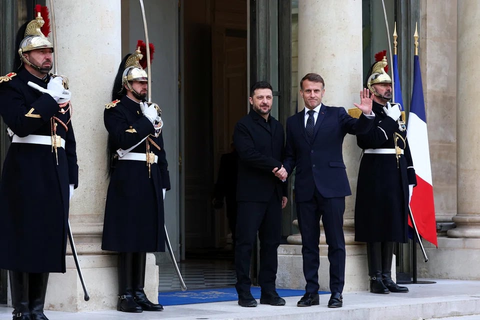 Volodimir Zelenskiy ile Emmanuel Macron - Reuters