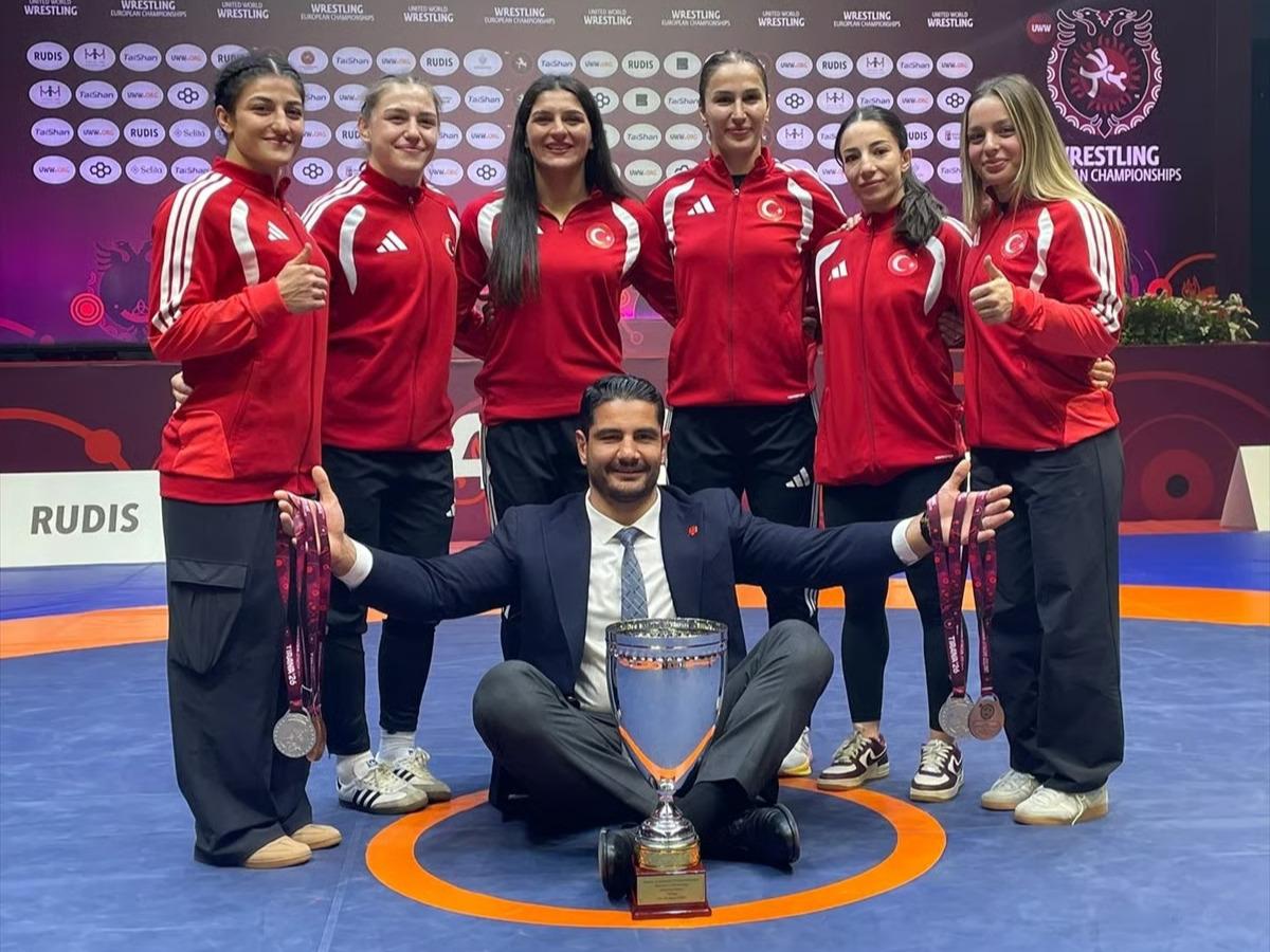 Türk kadın güreşçiler Avrupa Şampiyonası'na damga vurdu