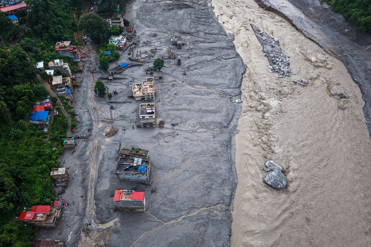 Nepal’de sel felaketinde can kaybı 734’e yükseldi, 2 bin 498 kişi kayıp