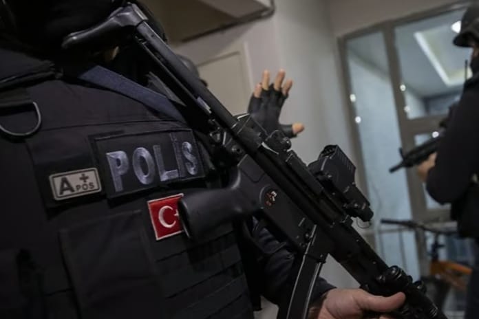 İstanbul merkezli 14 ilde uyuşturucu operasyonu! Gizli gruplar deşifre edildi