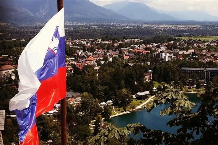 Slovenya İsrail'e silah ambargosu uygulayan ilk AB üyesi oldu