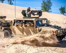 ABD Ordusu'ndan yeni zırhlı Humvee siparişi