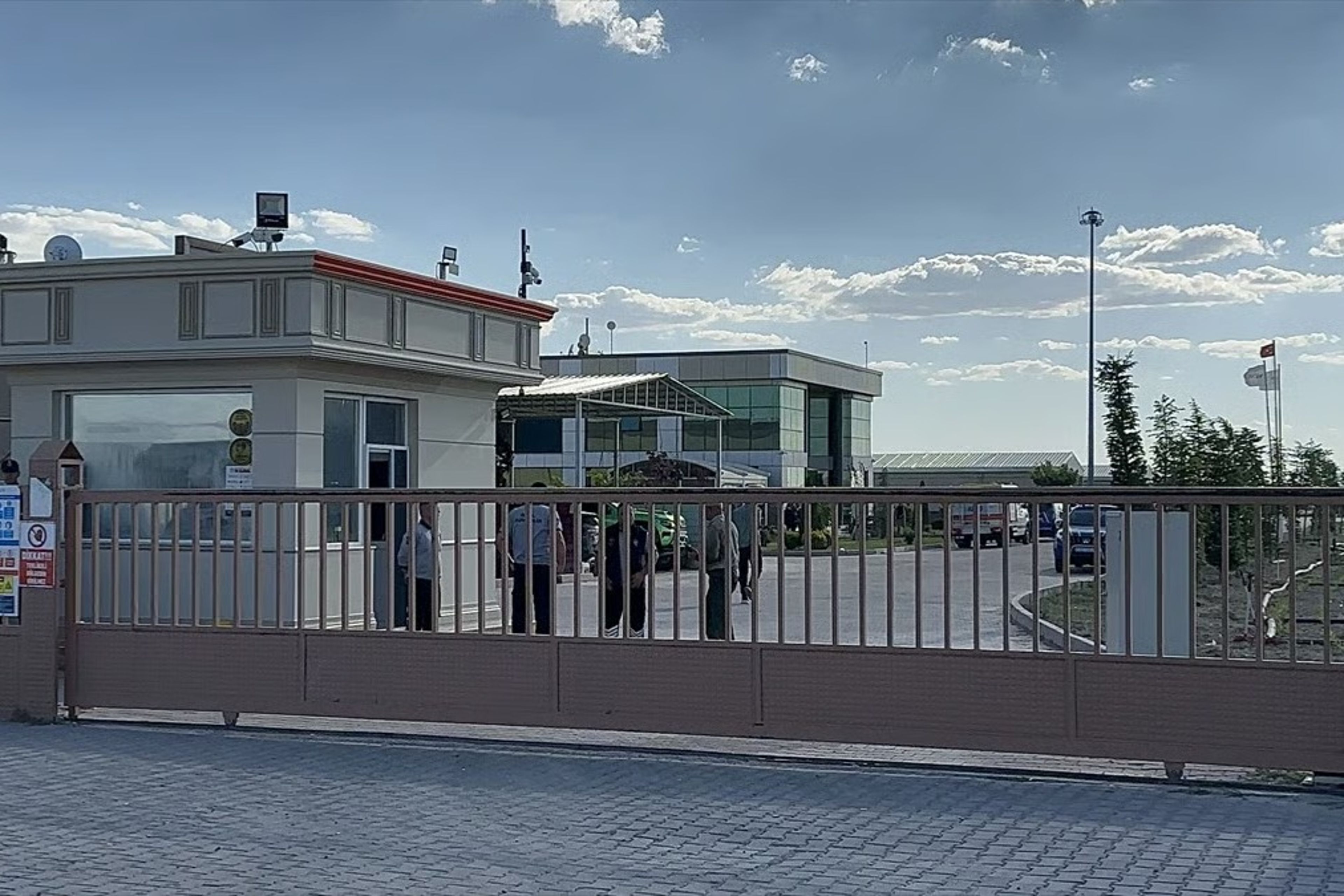 Niğde'deki havai fişek fabrikasında patlama: Ölü ve yaralılar var