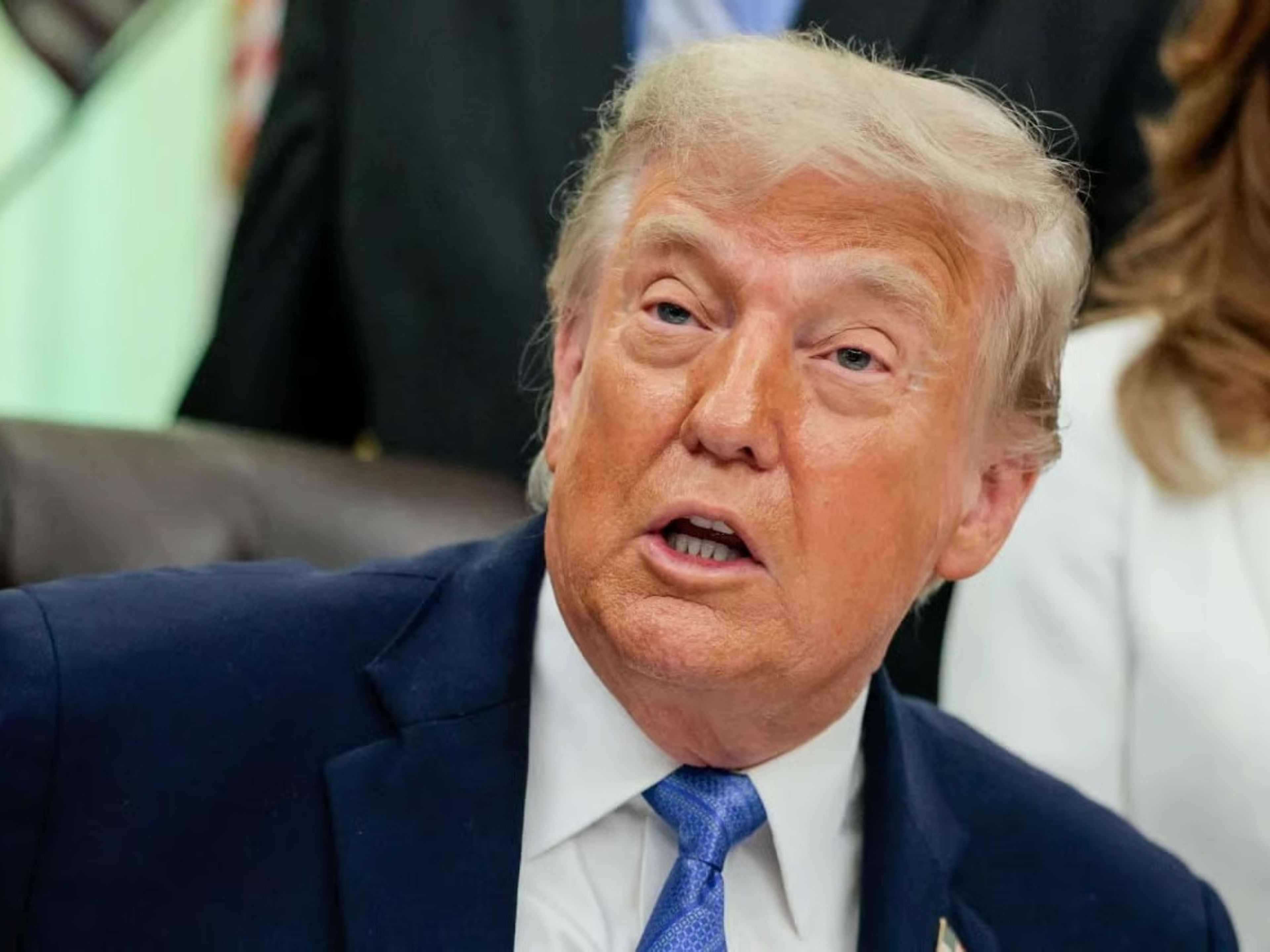 Trump ateş püskürdü: Hürmüz boğazı kapanırsa yok olurlar