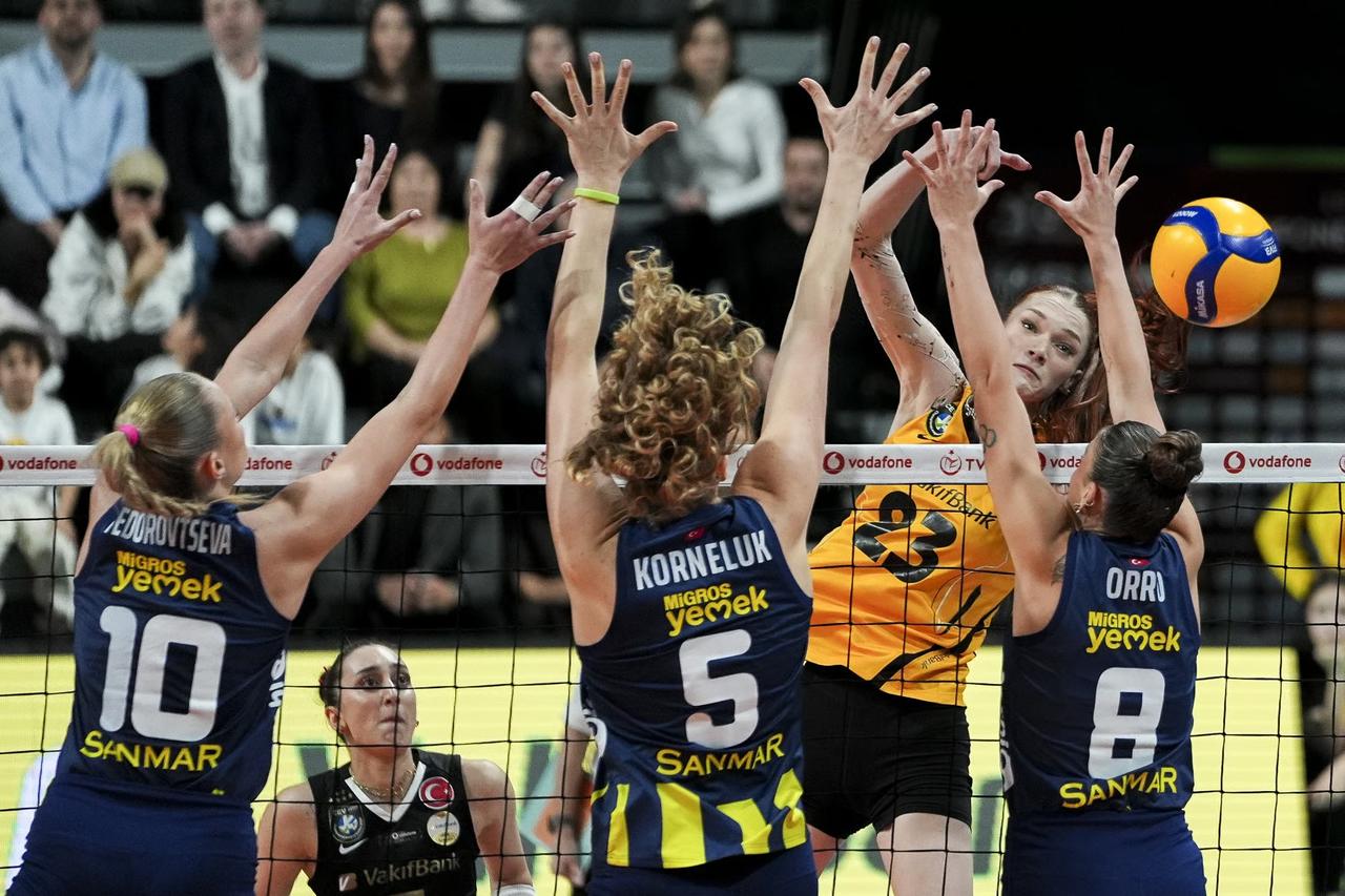Sultanlar Ligi'nde dev final: VakıfBank ve Fenerbahçe şampiyonluk için sahada