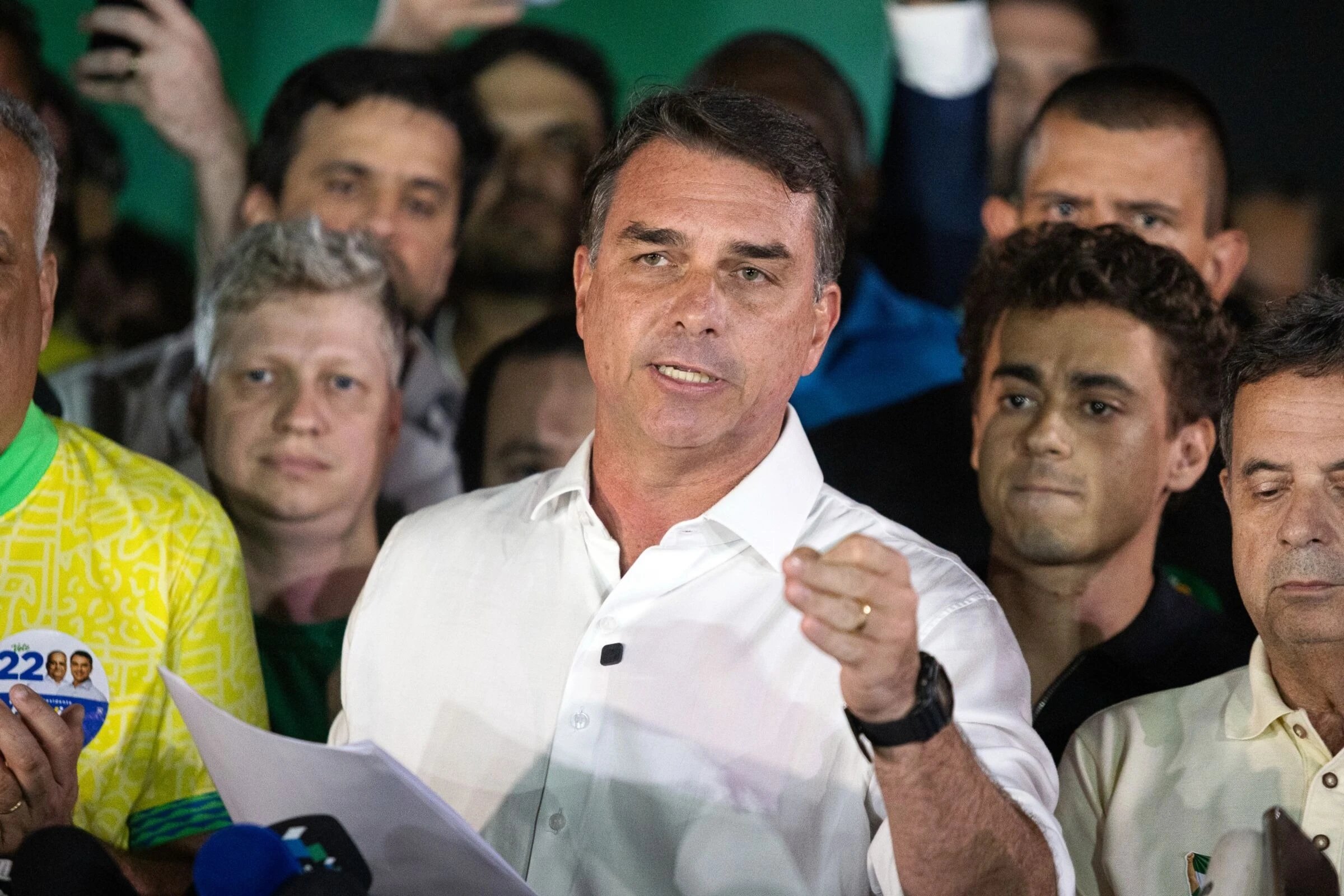 Flávio Bolsonaro Flees Brazil for Miami