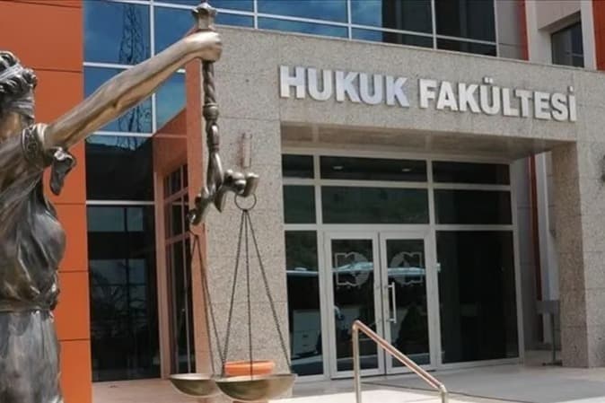 Hukukta başarı sırası barajı netleşti: Bu yıl 100 bin sınırı uygulanacak