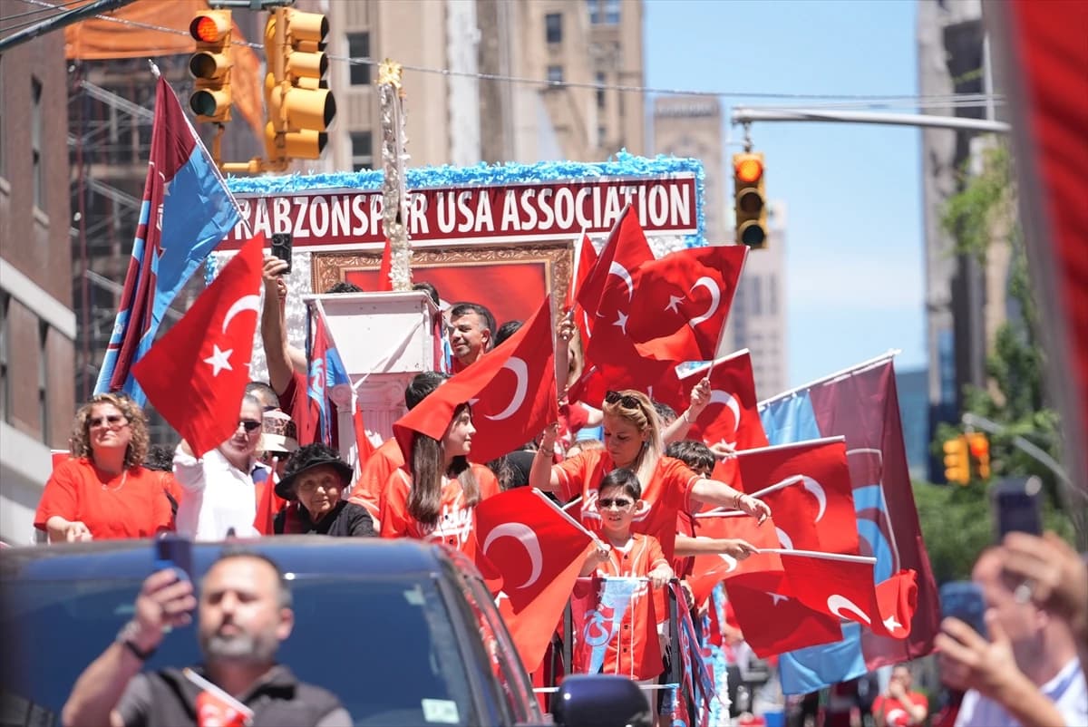 New York'ta Türk Günü Yürüyüşü düzenlendi