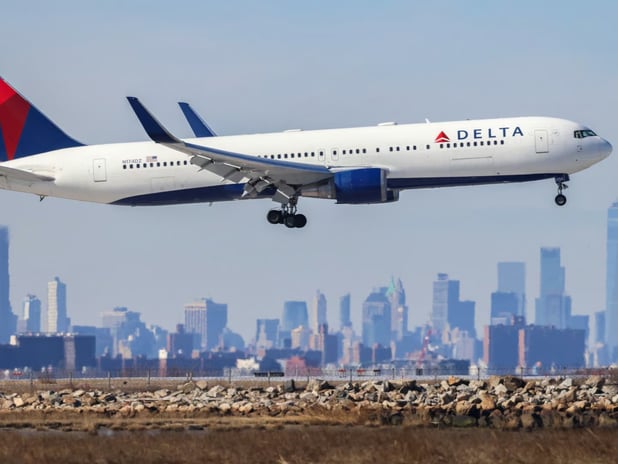 Salt Lake City-Amsterdam seferi yapan uçak acil iniş yaptı