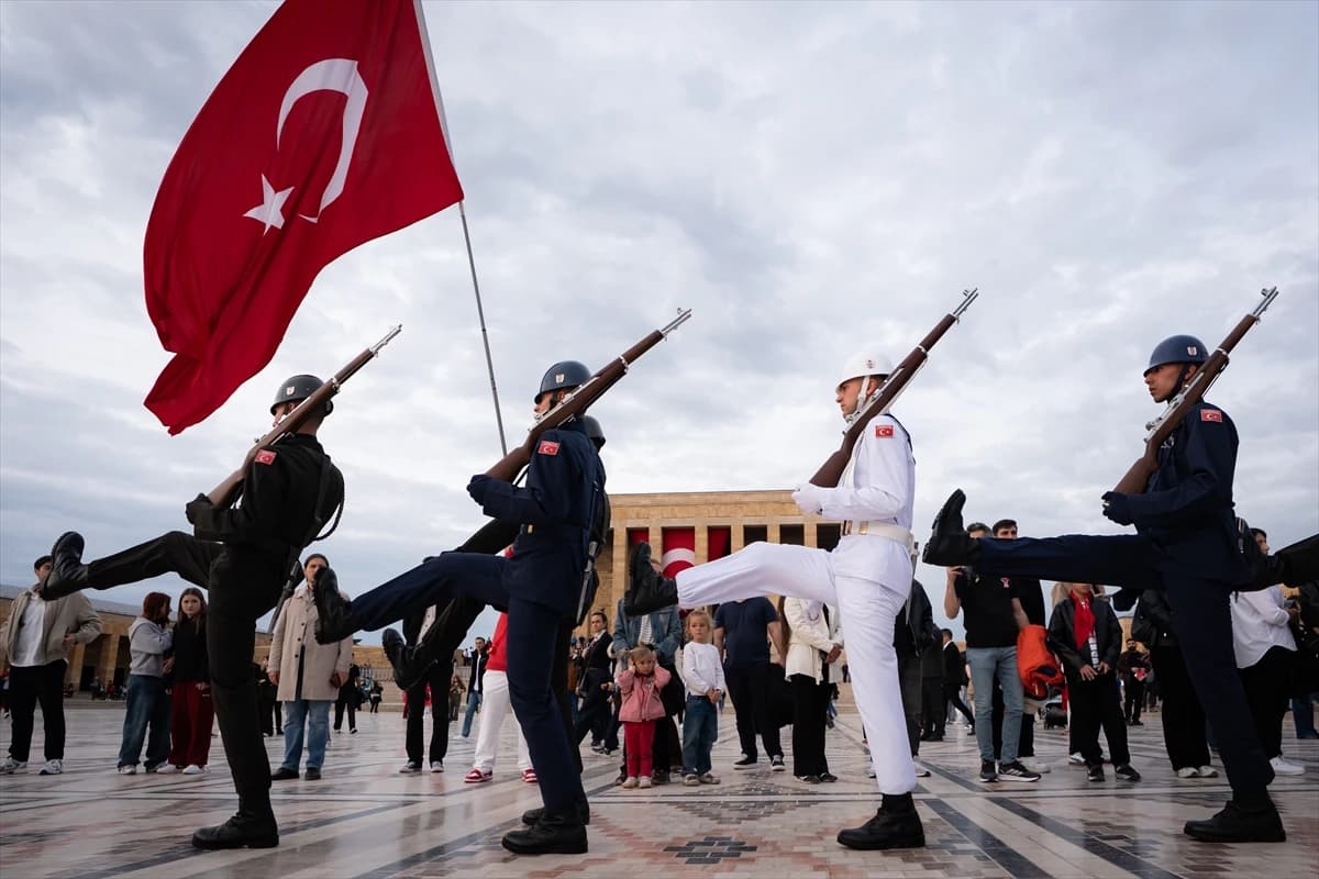 19 Mayıs’ta Anıtkabir’e insan seli: Gece gündüz ziyaret ettiler
