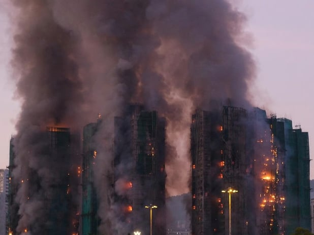 Hong Kong'da yangın: En az 4 ölü