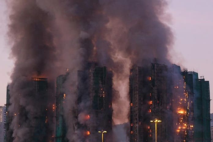 Hong Kong'da yangın: En az 4 ölü