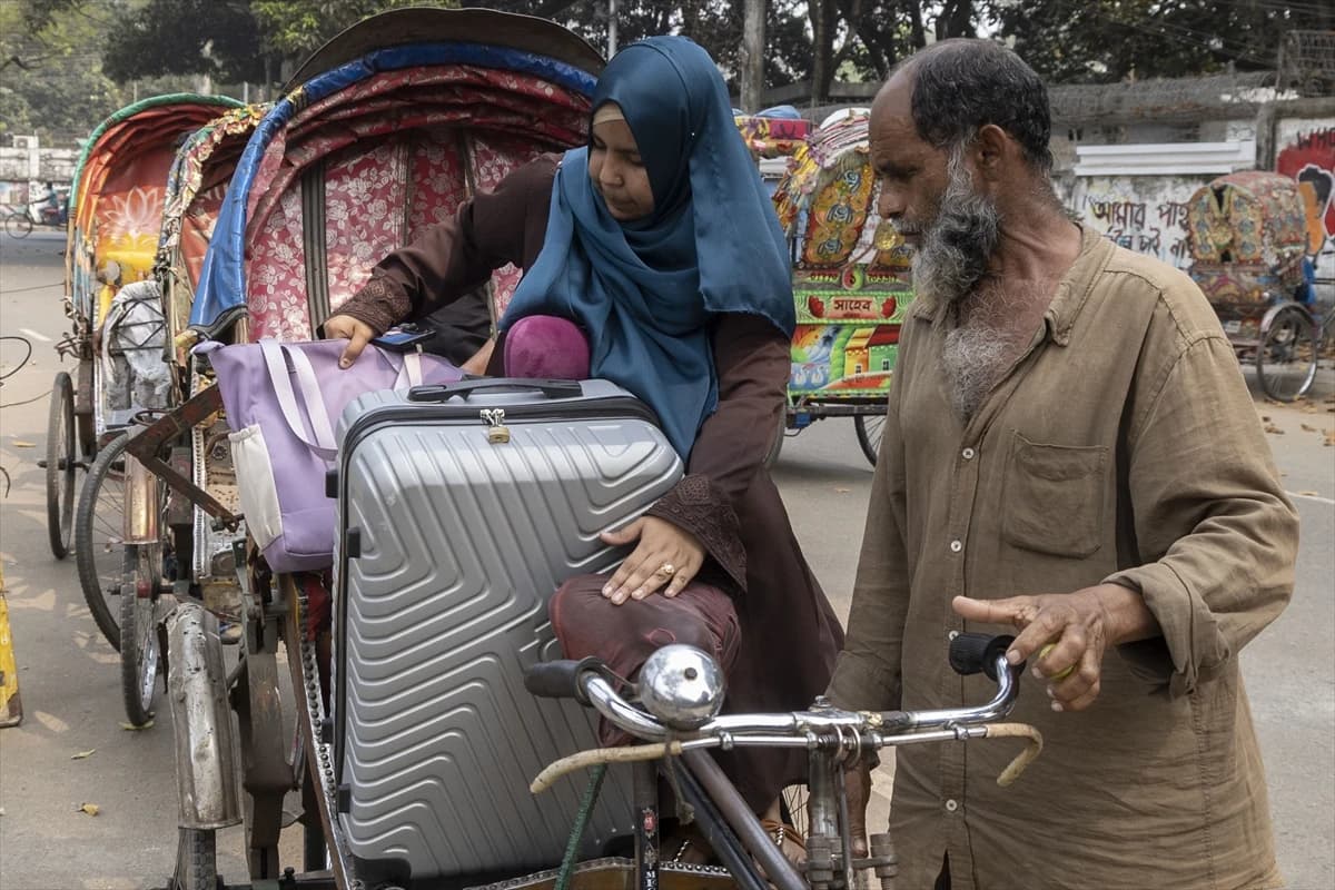 Bangladeş’te derinleşen enerji krizi: Dakka’da akaryakıt kuyrukları uzadı