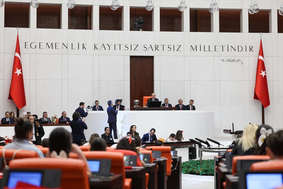 Gazi Meclis’te çocukların günü: "Savaş, korku ve gözyaşı istemiyoruz"