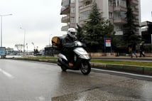 Aylık 200 bin lira kazanıyorlardı: Şirketlerin yeni şartı motokuryeleri ayağa kaldırdı! 